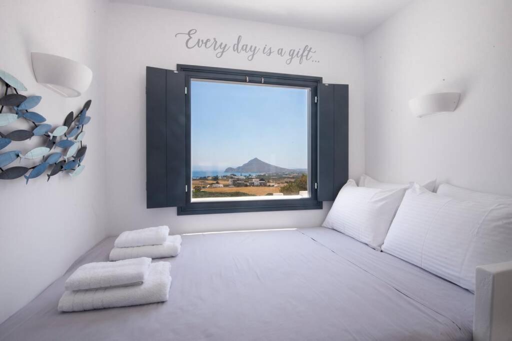 Sunny Studio W.Breathtaking Naxos Views In Isterni Apartment Isterni  Bagian luar foto
