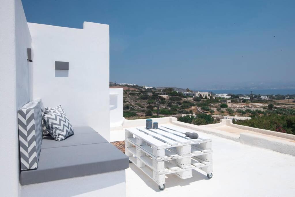 Sunny Studio W.Breathtaking Naxos Views In Isterni Apartment Isterni  Bagian luar foto