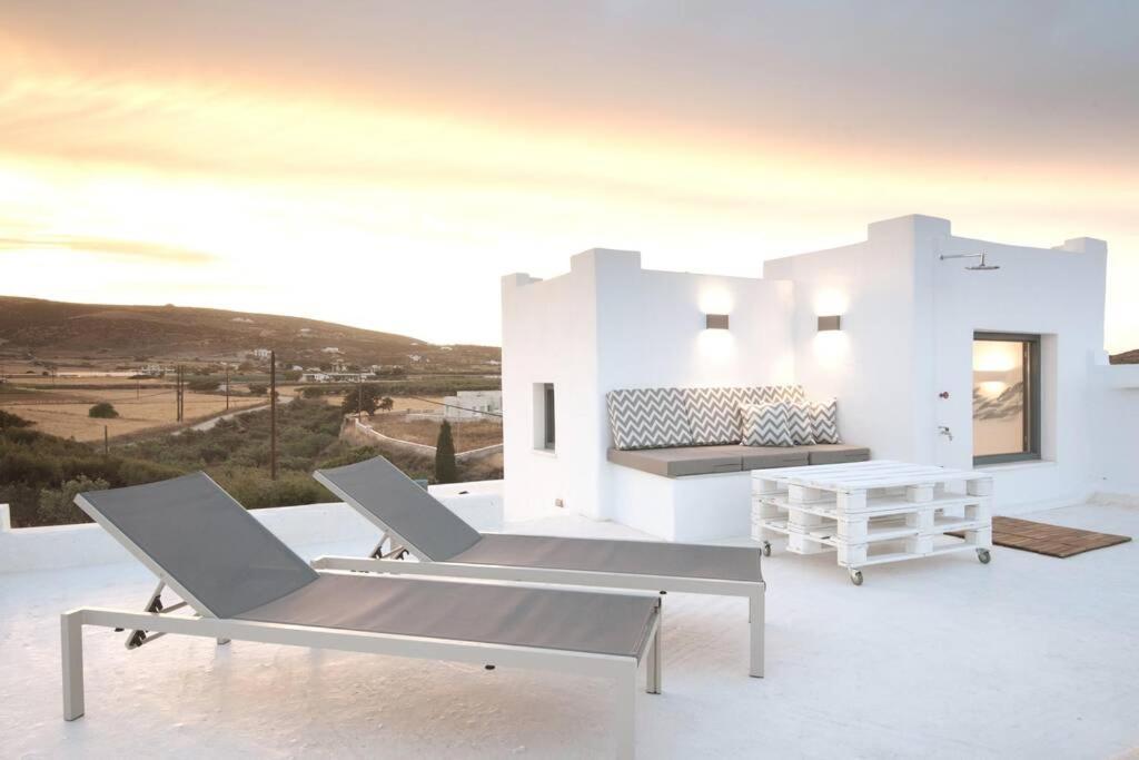 Sunny Studio W.Breathtaking Naxos Views In Isterni Apartment Isterni  Bagian luar foto