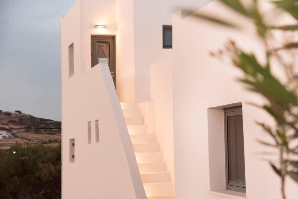 Sunny Studio W.Breathtaking Naxos Views In Isterni Apartment Isterni  Bagian luar foto