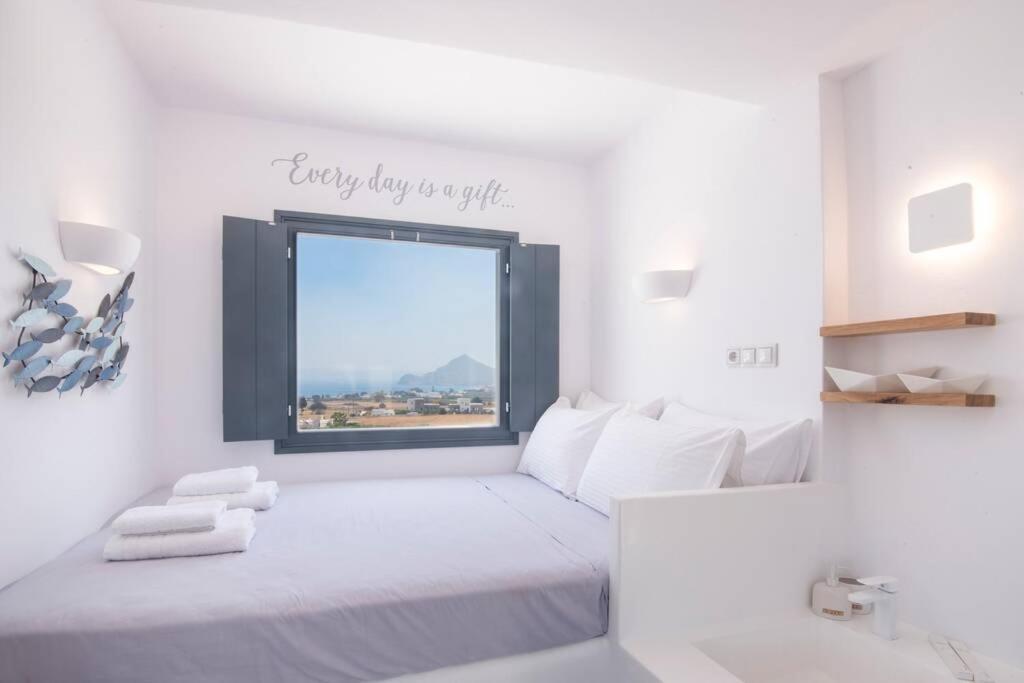 Sunny Studio W.Breathtaking Naxos Views In Isterni Apartment Isterni  Bagian luar foto