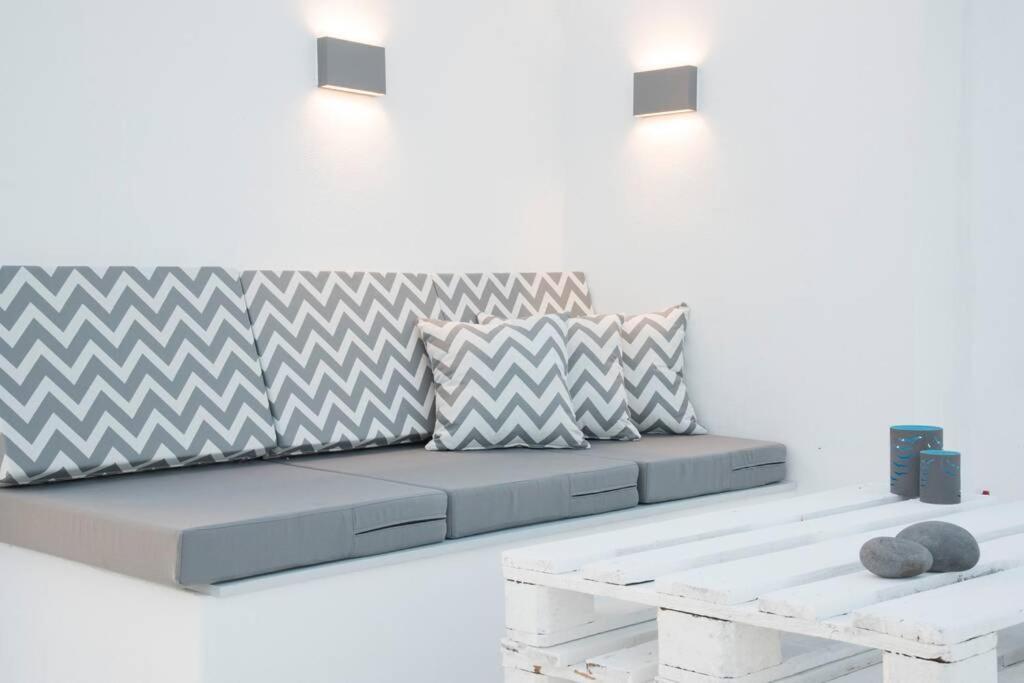 Sunny Studio W.Breathtaking Naxos Views In Isterni Apartment Isterni  Bagian luar foto